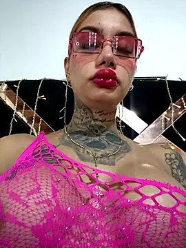 Zaratattoox online show from November 4, 2025, 3:43 am