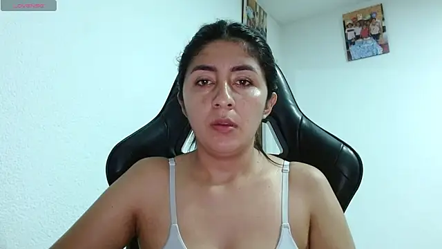Snapshot of danna_peterson1 chatting on April 29, 2026, 12:15 am danna peterson1 online show from April 29, 2026, 12:15 am