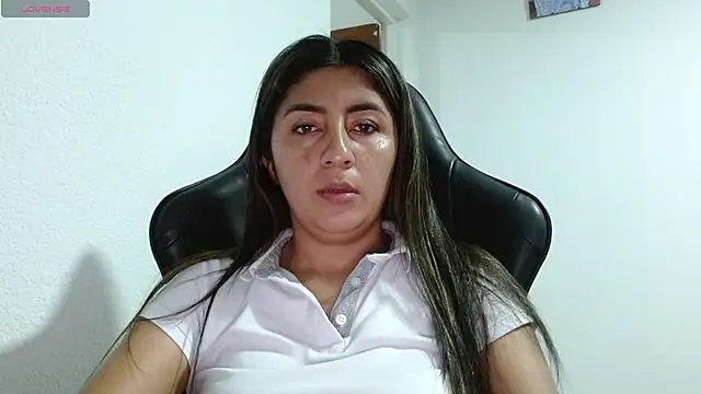 Snapshot of danna_peterson1 chatting on May 7, 2026, 12:04 am danna peterson1 online show from May 7, 2026, 12:04 am