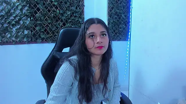Megan Whitte online show from March 9, 2025, 3:43 am