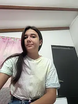 Snapshot of mia_cooper_24 chatting on February 18, 2025, 1:33 pm mia cooper 24 online show from February 18, 2025, 1:33 pm