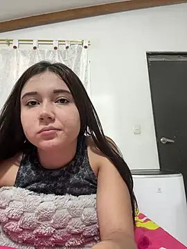 Snapshot of mia_cooper_24 chatting on February 4, 2025, 7:44 pm mia cooper 24 online show from February 4, 2025, 7:44 pm