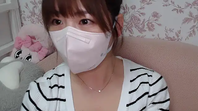 Snapshot of mei_hosina chatting on October 21, 2025, 3:22 pm mei hosina online show from October 21, 2025, 3:22 pm