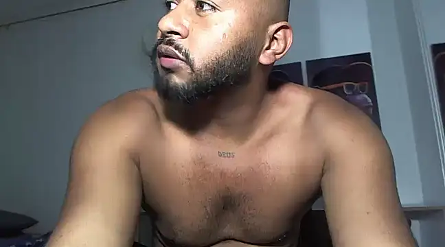 Snapshot of Hardboy_latin chatting on January 22, 2025, 4:02 am Hardboy latin online show from January 22, 2025, 4:02 am