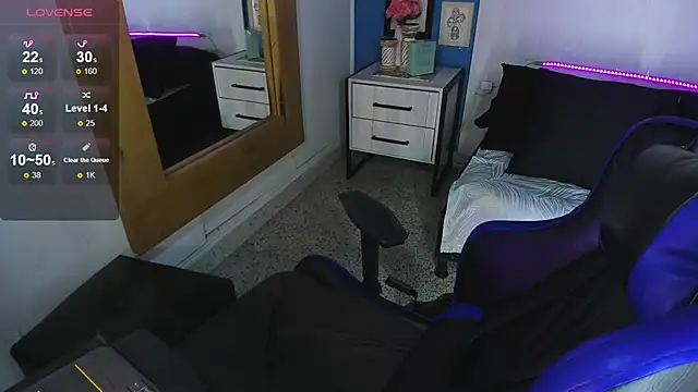 Snapshot of VladHellsing4 chatting on September 24, 2025, 2:34 pm VladHellsing4 online show from September 24, 2025, 2:34 pm