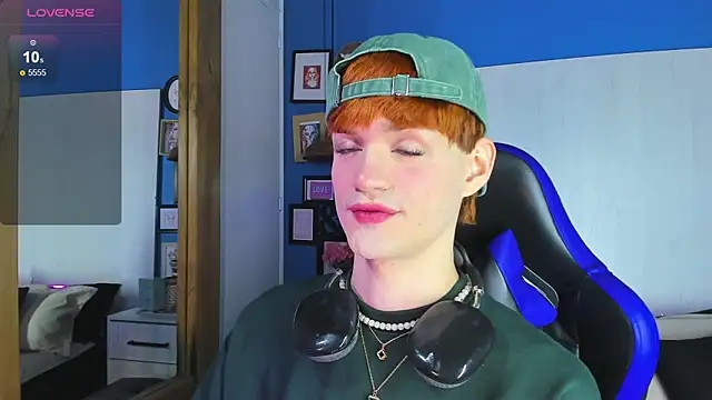 Snapshot of VladHellsing4 chatting on September 27, 2025, 1:39 pm VladHellsing4 online show from September 27, 2025, 1:39 pm