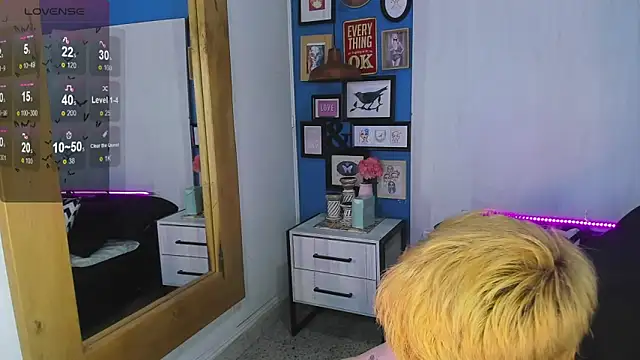 Snapshot of VladHellsing4 chatting on November 6, 2025, 1:59 pm VladHellsing4 online show from November 6, 2025, 1:59 pm