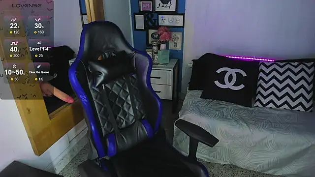 Snapshot of VladHellsing4 chatting on November 9, 2025, 4:11 pm VladHellsing4 online show from November 9, 2025, 4:11 pm