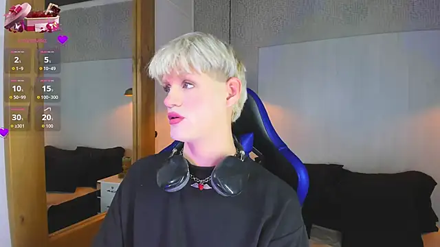 Snapshot of VladHellsing4 chatting on March 21, 2026, 2:21 pm VladHellsing4 online show from March 21, 2026, 2:21 pm