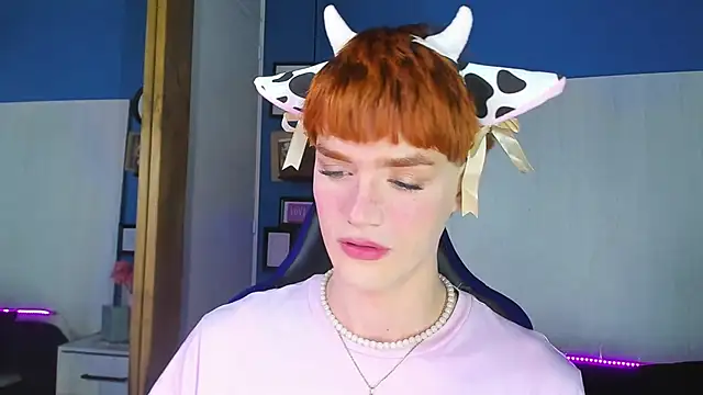 Snapshot of VladHellsing4 chatting on September 18, 2025, 2:31 pm VladHellsing4 online show from September 18, 2025, 2:31 pm