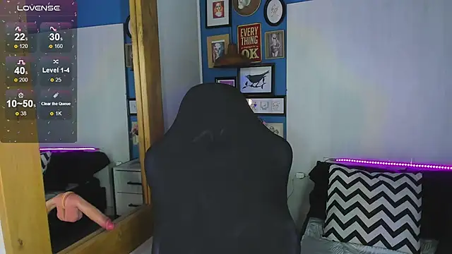 Snapshot of VladHellsing4 chatting on November 19, 2025, 2:39 pm VladHellsing4 online show from November 19, 2025, 2:39 pm