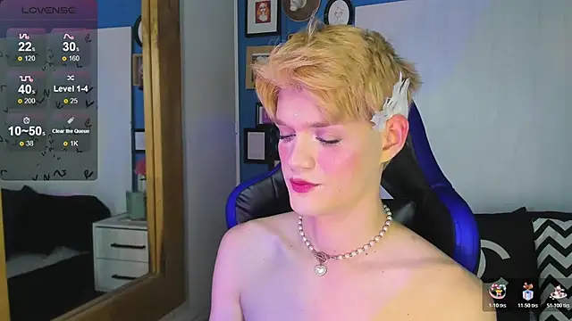 Snapshot of VladHellsing4 chatting on October 30, 2025, 2:58 pm VladHellsing4 online show from October 30, 2025, 2:58 pm