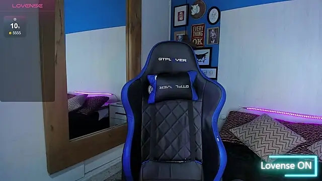 Snapshot of VladHellsing4 chatting on March 10, 2025, 2:05 pm VladHellsing4 online show from March 10, 2025, 2:05 pm