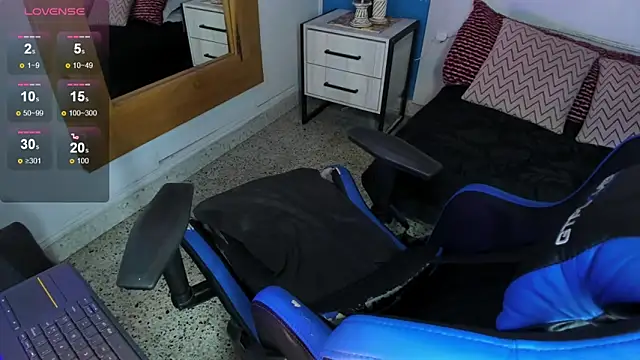 Snapshot of VladHellsing4 chatting on March 7, 2025, 4:11 pm VladHellsing4 online show from March 7, 2025, 4:11 pm