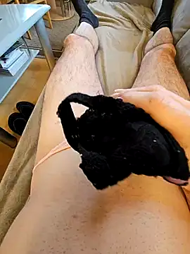 Snapshot of MaxAngie chatting on December 22, 2024, 1:00 pm MaxAngie online show from December 22, 2024, 1:00 pm