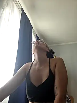 Snapshot of Afrania chatting on December 3, 2025, 6:51 pm Afrania online show from December 3, 2025, 6:51 pm