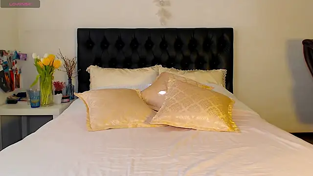 Snapshot of Goddess_Squirt_ chatting on March 13, 2025, 2:05 am Goddess Squirt online show from March 13, 2025, 2:05 am