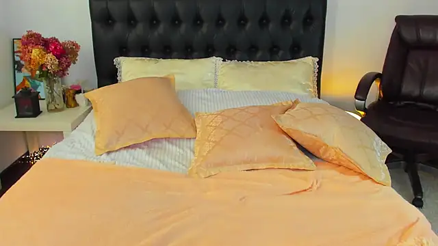 Snapshot of Goddess_Squirt_ chatting on October 16, 2025, 3:15 am Goddess Squirt online show from October 16, 2025, 3:15 am