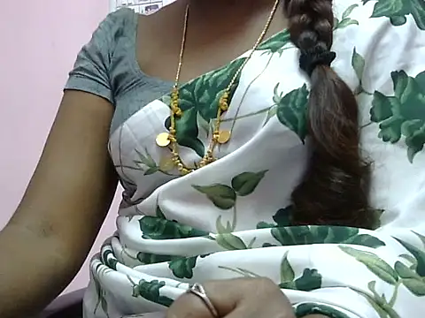 Snapshot of Hot_akshara chatting on November 4, 2025, 10:13 pm Hot akshara online show from November 4, 2025, 10:13 pm