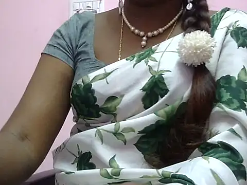 Snapshot of Hot_akshara chatting on November 26, 2025, 4:40 pm Hot akshara online show from November 26, 2025, 4:40 pm