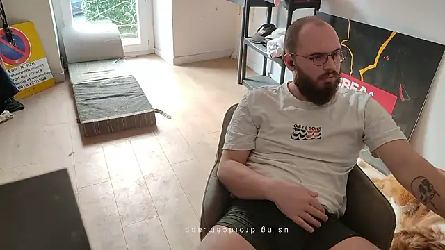 Snapshot of azagoul222 chatting on February 28, 2026, 1:11 pm azagoul222 online show from February 28, 2026, 1:11 pm