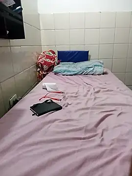 lele9457 online show from October 6, 2025, 10:32 pm