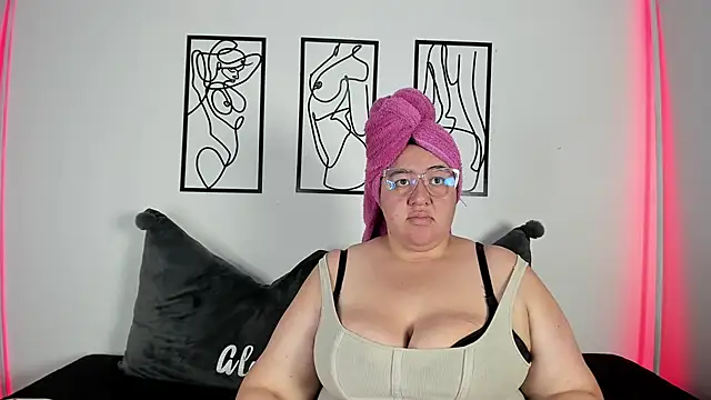 Snapshot of RubyPirsso18 chatting on November 11, 2025, 7:08 pm RubyPirsso18 online show from November 11, 2025, 7:08 pm