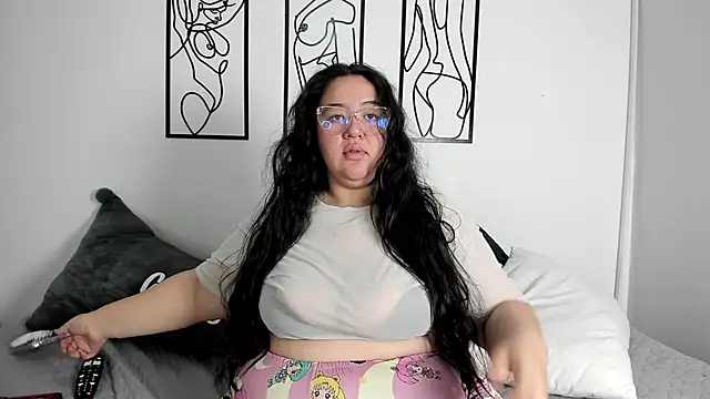 Snapshot of RubyPirsso18 chatting on October 18, 2025, 7:16 pm RubyPirsso18 online show from October 18, 2025, 7:16 pm