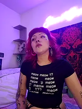 Snapshot of Sarah-Stoner chatting on June 21, 2026, 12:16 am Sarah-Stoner online show from June 21, 2026, 12:16 am