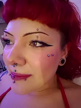 Snapshot of Sarah-Stoner chatting on June 17, 2026, 8:41 pm Sarah-Stoner online show from June 17, 2026, 8:41 pm
