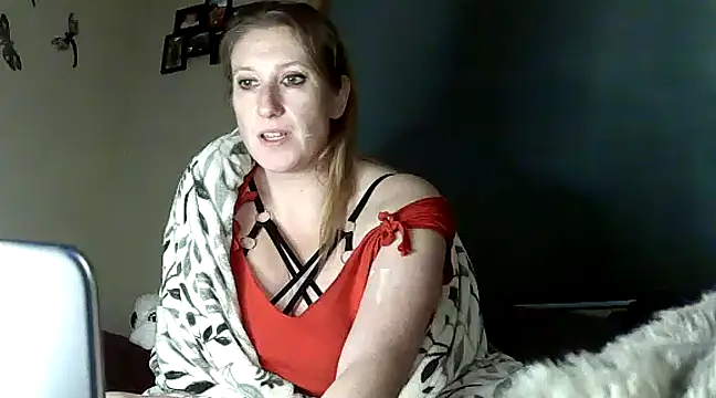 Snapshot of lilyhornyhousewife chatting on December 23, 2024, 12:41 pm lilyhornyhousewife online show from December 23, 2024, 12:41 pm