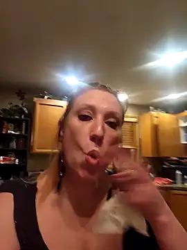 Snapshot of lilyhornyhousewife chatting on January 19, 2025, 12:39 pm lilyhornyhousewife online show from January 19, 2025, 12:39 pm