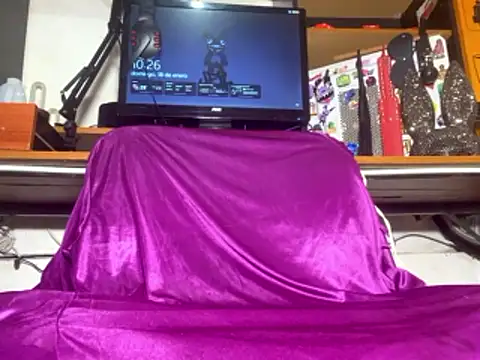 Lunita 5 online show from January 18, 2026, 4:32 pm