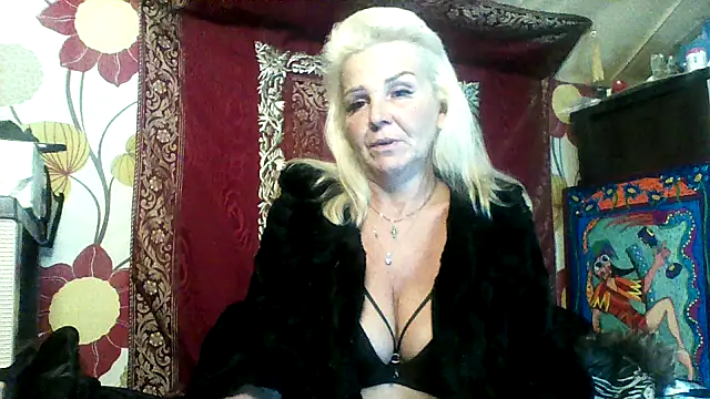 Snapshot of CassandraSandra44 chatting on November 15, 2025, 5:39 pm CassandraSandra44 online show from November 15, 2025, 5:39 pm
