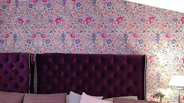 Evapeach  online show from February 21, 2025, 1:44 pm