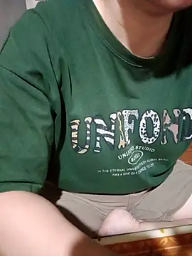 Snapshot of JasminePham chatting on October 30, 2025, 1:37 am JasminePham online show from October 30, 2025, 1:37 am