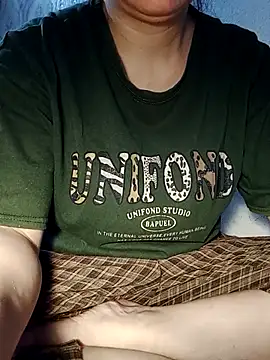 Snapshot of JasminePham chatting on October 9, 2025, 1:06 am JasminePham online show from October 9, 2025, 1:06 am