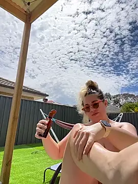 brooklynivy online show from November 2, 2025, 3:22 am