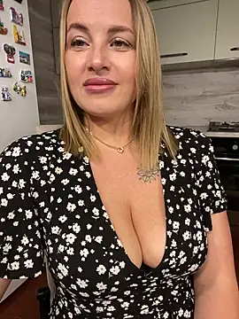 Cute Hot Alice online show from June 14, 2026, 9:16 pm