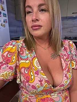 Snapshot of Cute_Hot_Alice chatting on June 27, 2026, 8:59 pm Cute Hot Alice online show from June 27, 2026, 8:59 pm