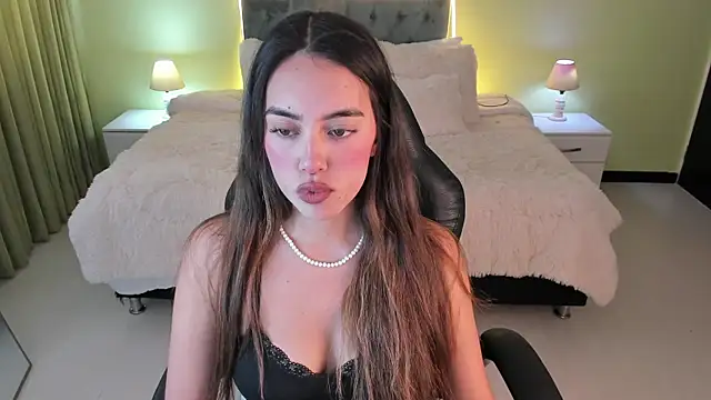  Charlotte evans 1 online show from October 7, 2025, 8:43 pm