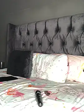 Snapshot of Anaelle24 chatting on March 13, 2025, 9:10 am Anaelle24 online show from March 13, 2025, 9:10 am