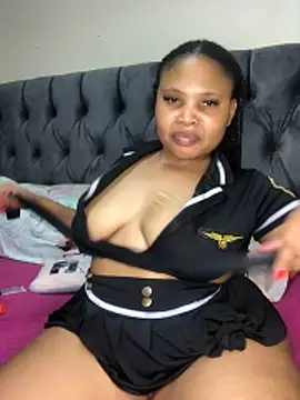 Anaelle24 online show from April 28, 2026, 10:08 am