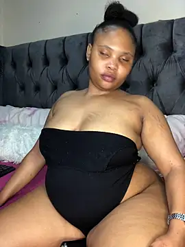 Anaelle24 online show from March 11, 2026, 3:22 am