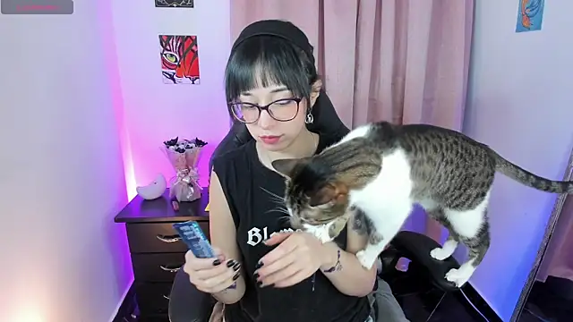 Snapshot of indra_cam chatting on October 9, 2025, 2:56 am indra cam online show from October 9, 2025, 2:56 am