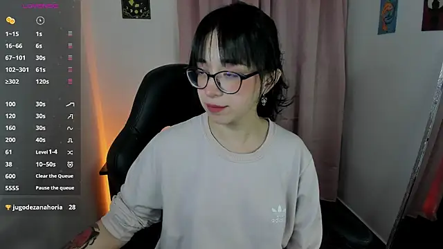 Snapshot of indra_cam chatting on December 15, 2025, 4:07 am indra cam online show from December 15, 2025, 4:07 am