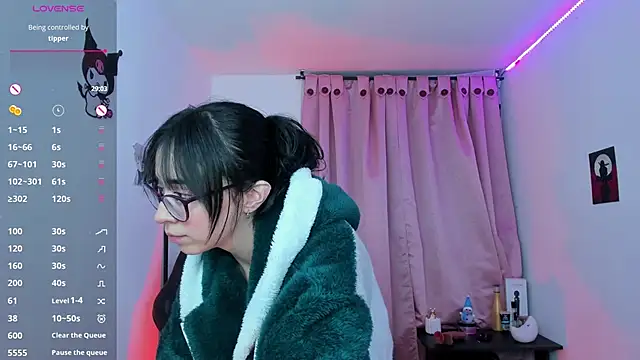 Snapshot of indra_cam chatting on March 1, 2025, 8:34 am indra cam online show from March 1, 2025, 8:34 am