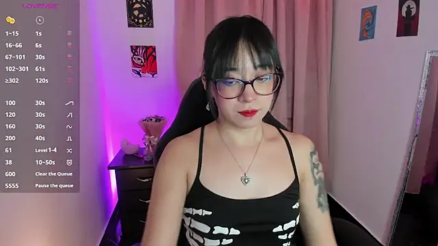 Snapshot of indra_cam chatting on September 20, 2025, 3:11 am indra cam online show from September 20, 2025, 3:11 am