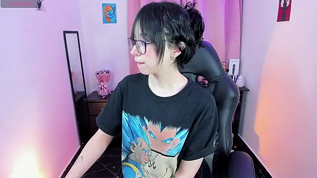 Snapshot of indra_cam chatting on March 17, 2025, 9:55 am indra cam online show from March 17, 2025, 9:55 am