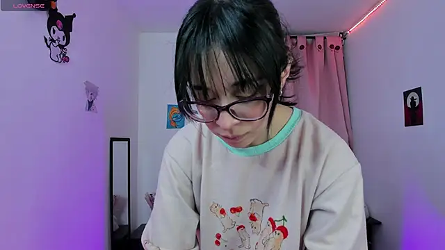 Snapshot of indra_cam chatting on March 8, 2025, 11:05 am indra cam online show from March 8, 2025, 11:05 am